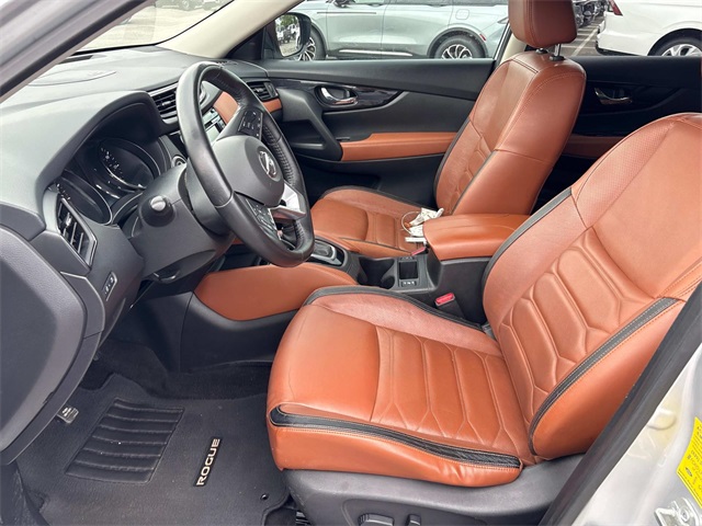Vehicle image 27 of 42
