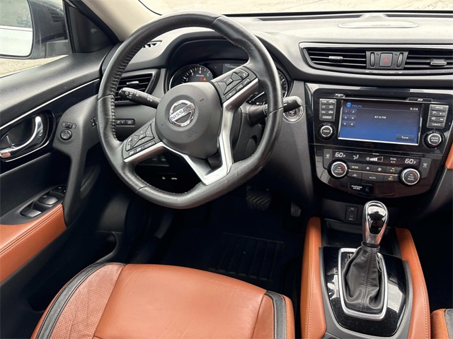 Vehicle image 14 of 42