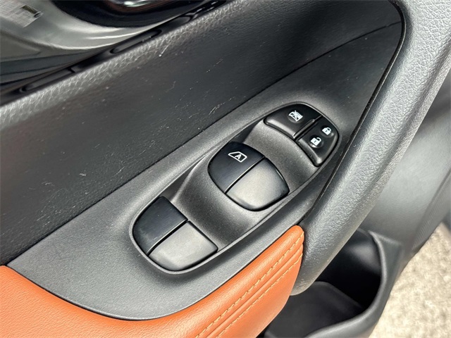 Vehicle image 26 of 42
