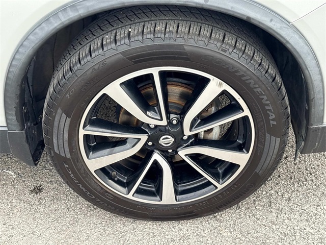 Vehicle image 9 of 42