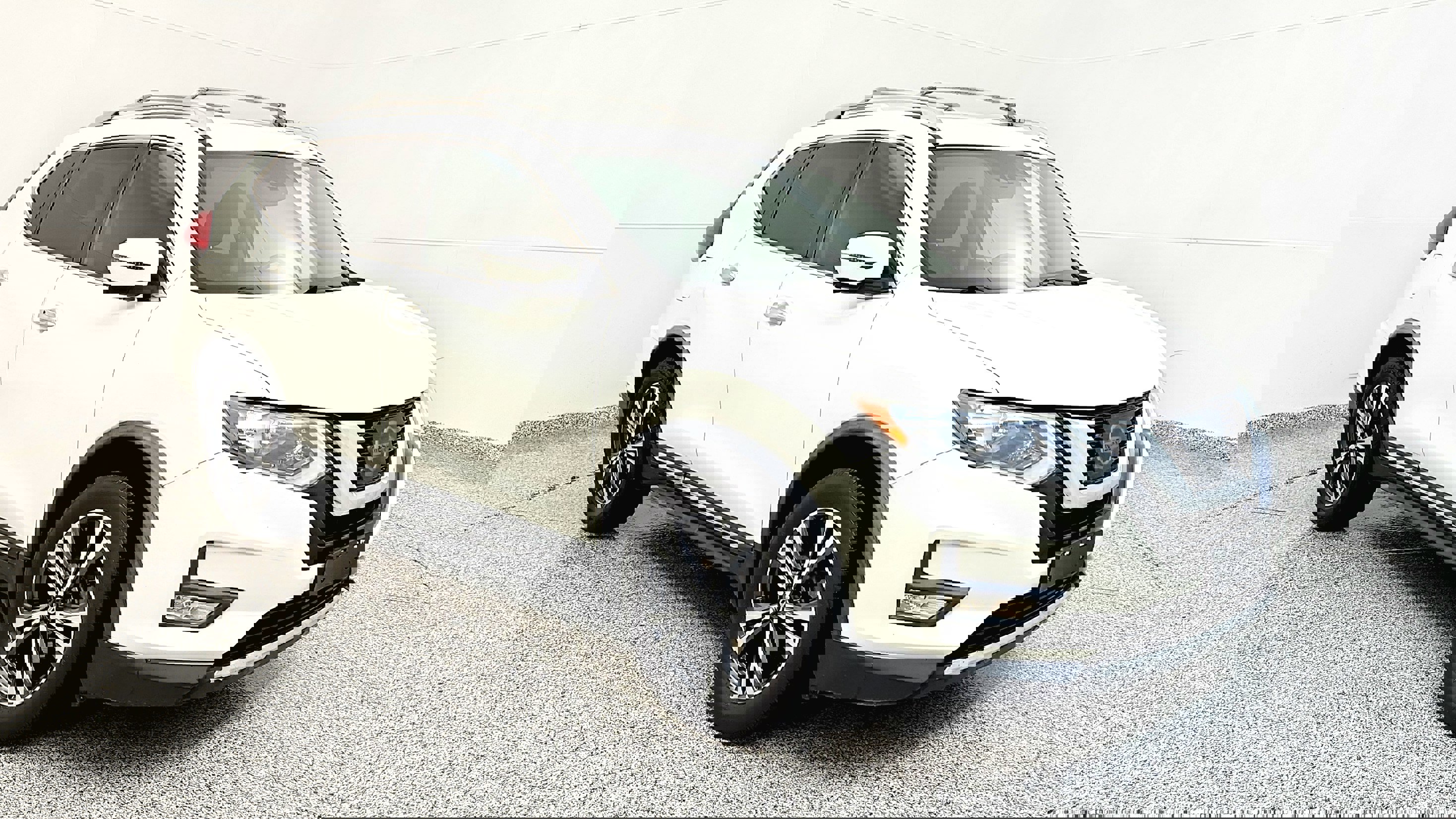 Vehicle image 6 of 33