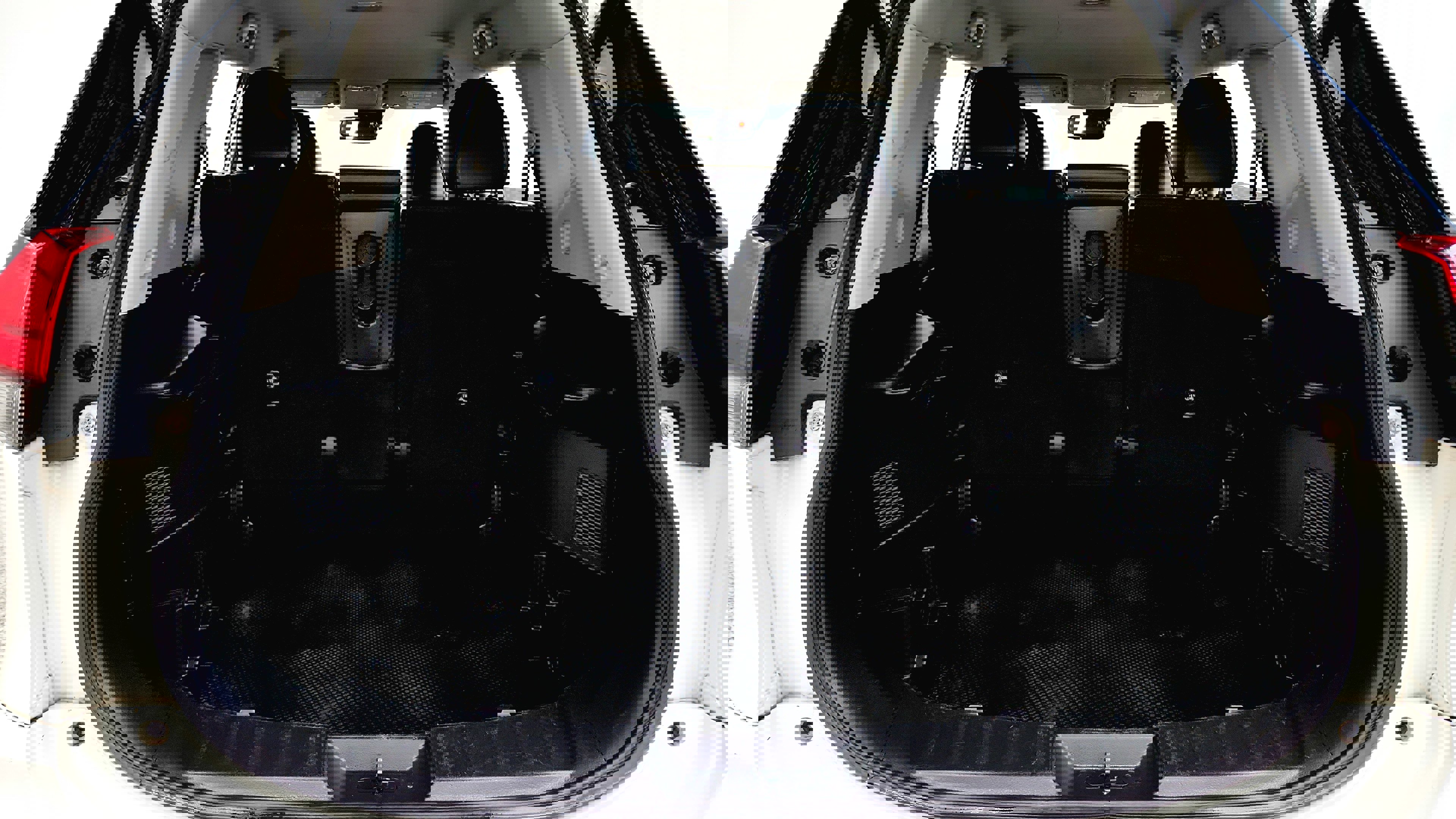 Vehicle image 29 of 33
