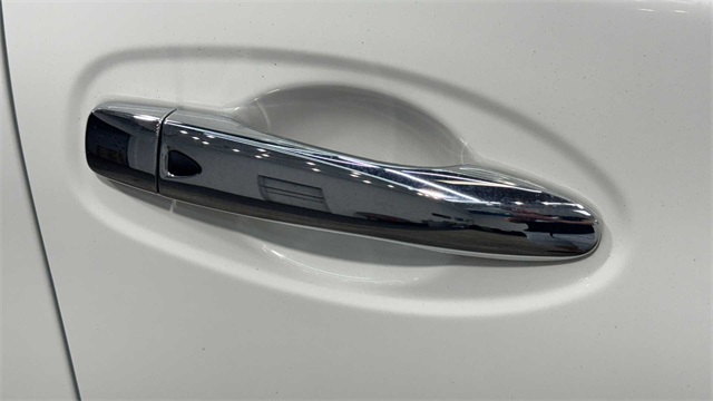 Vehicle image 29 of 30
