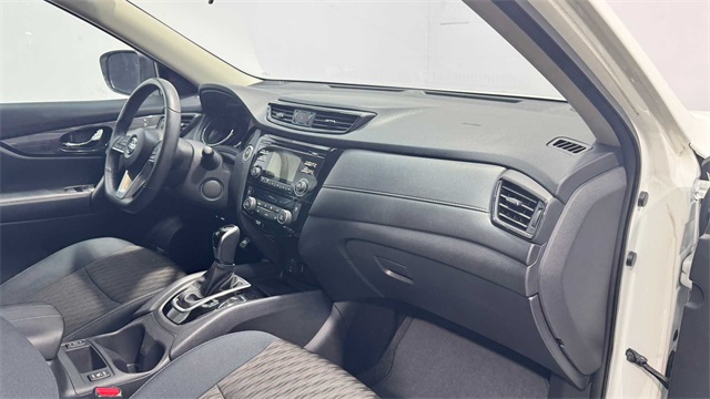 Vehicle image 17 of 30