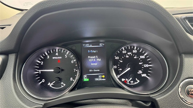 Vehicle image 19 of 30
