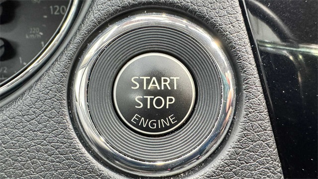 Vehicle image 20 of 30