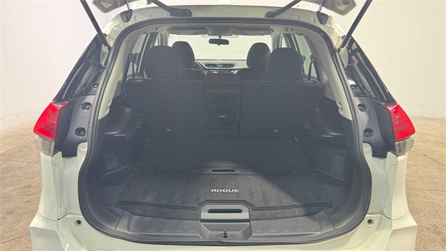 Vehicle image 10 of 30