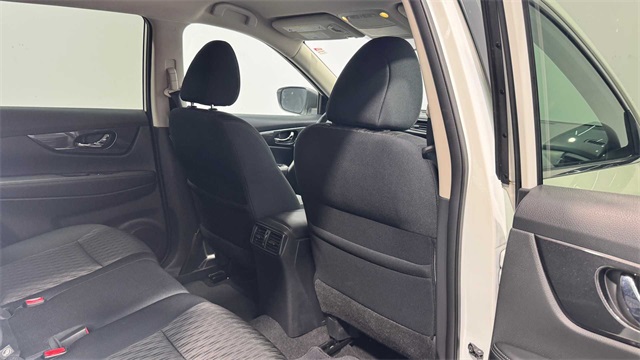 Vehicle image 11 of 30