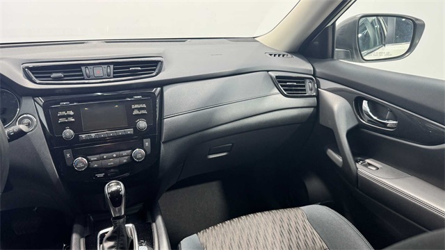 Vehicle image 16 of 30