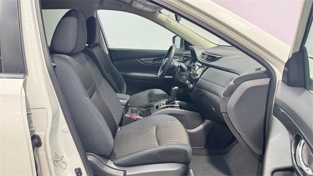 Vehicle image 12 of 30