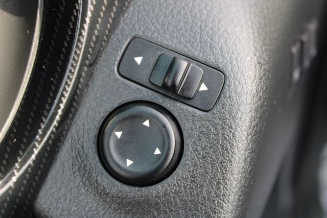 Vehicle image 9 of 42
