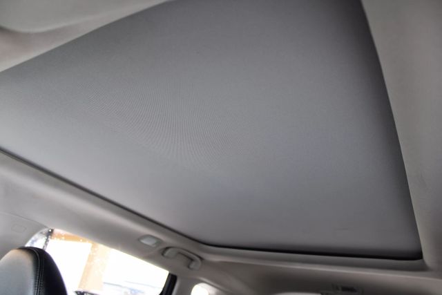 Vehicle image 20 of 42