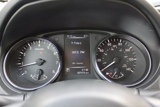 Vehicle image 23 of 42
