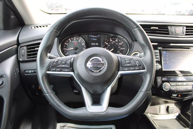 Vehicle image 22 of 42