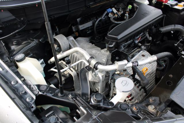 Vehicle image 40 of 42