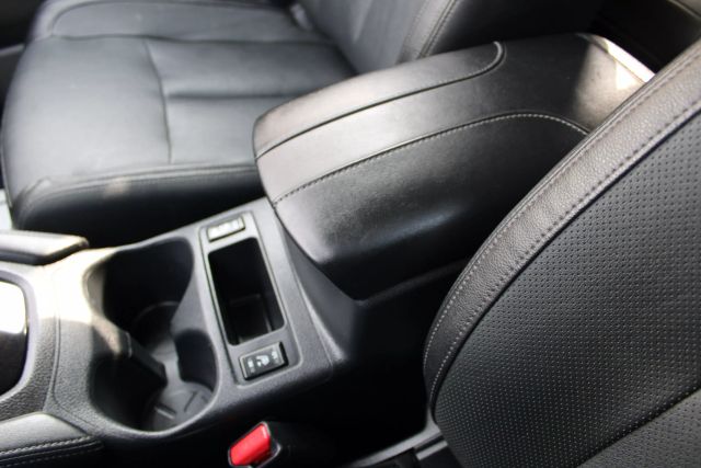 Vehicle image 18 of 42
