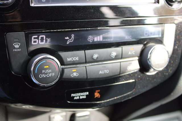 Vehicle image 16 of 42