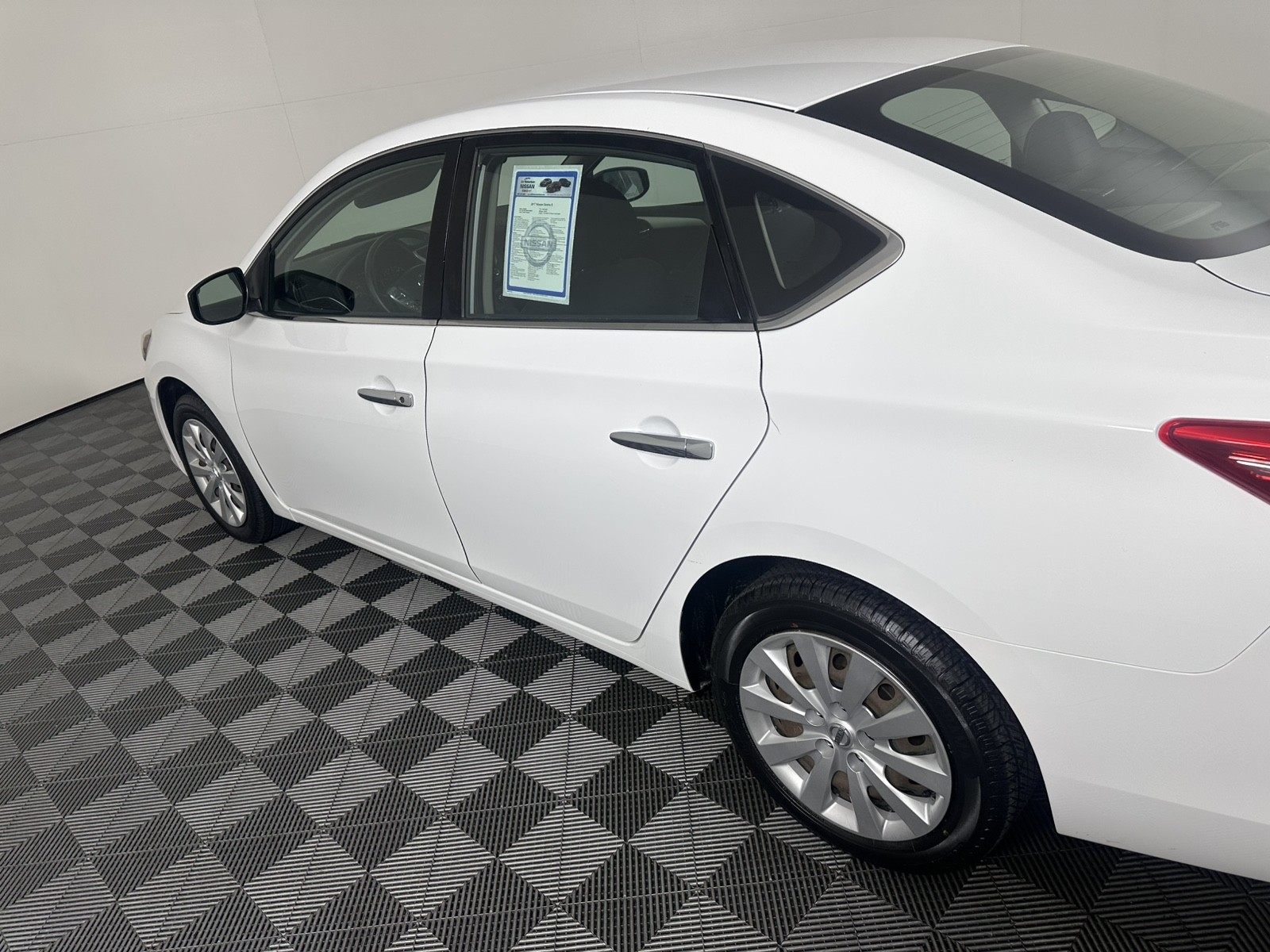 Vehicle image 8 of 26