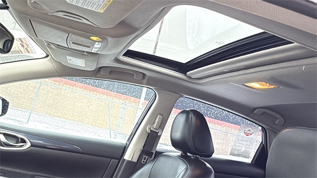 2017 Nissan Sentra SR Turbo Image 18 of 31