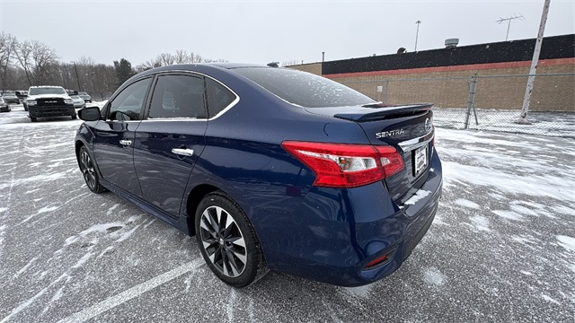2017 Nissan Sentra SR Turbo Image 6 of 31