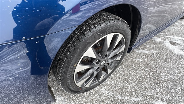 2017 Nissan Sentra SR Turbo Image 8 of 31