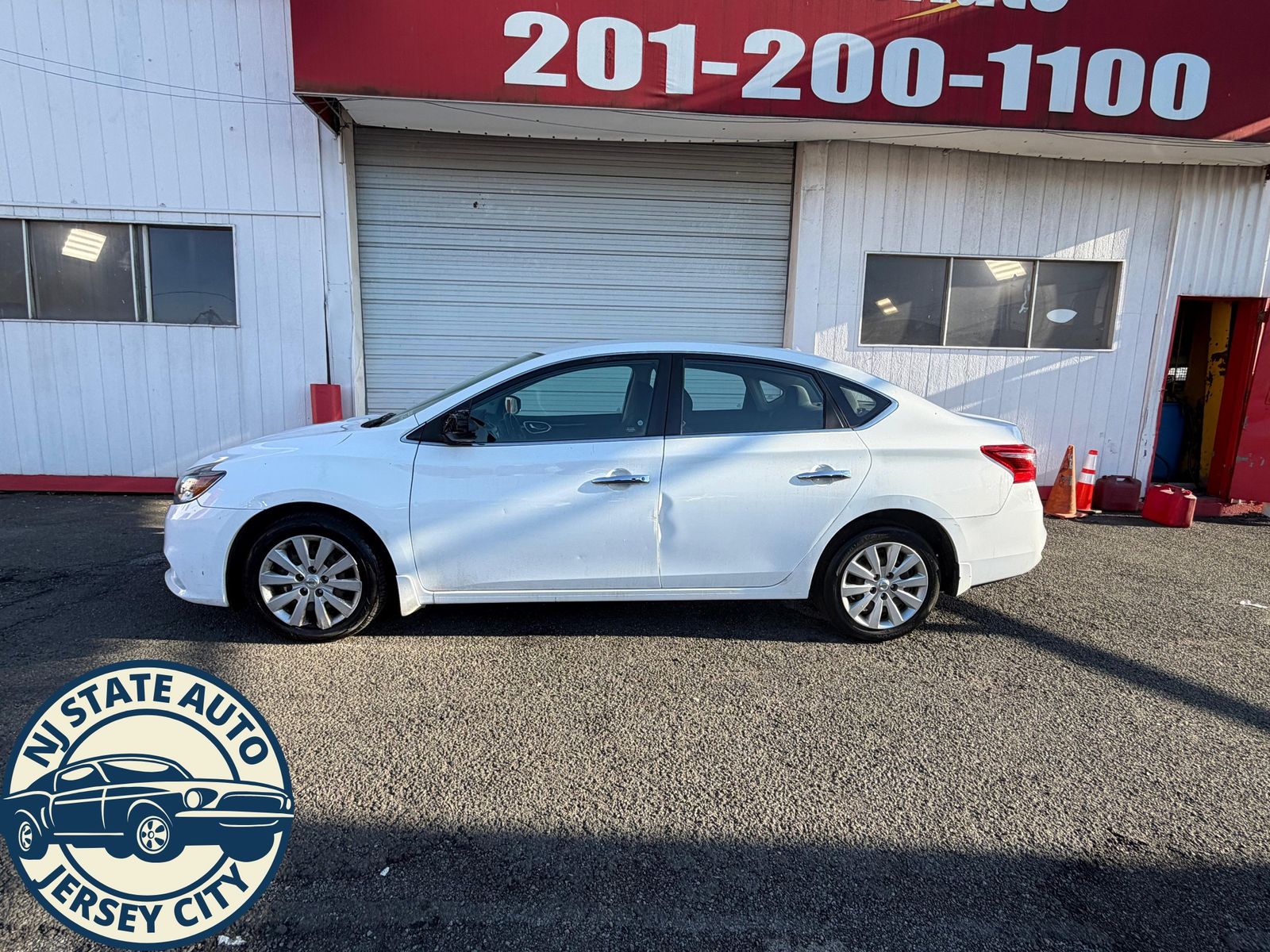 2017 Nissan Sentra SV Image 3 of 9