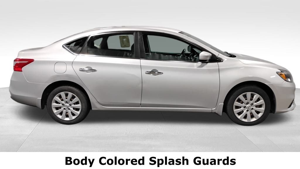 Vehicle image 4 of 41