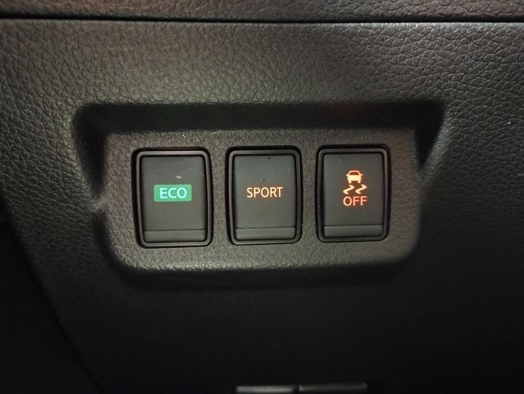 Vehicle image 27 of 41