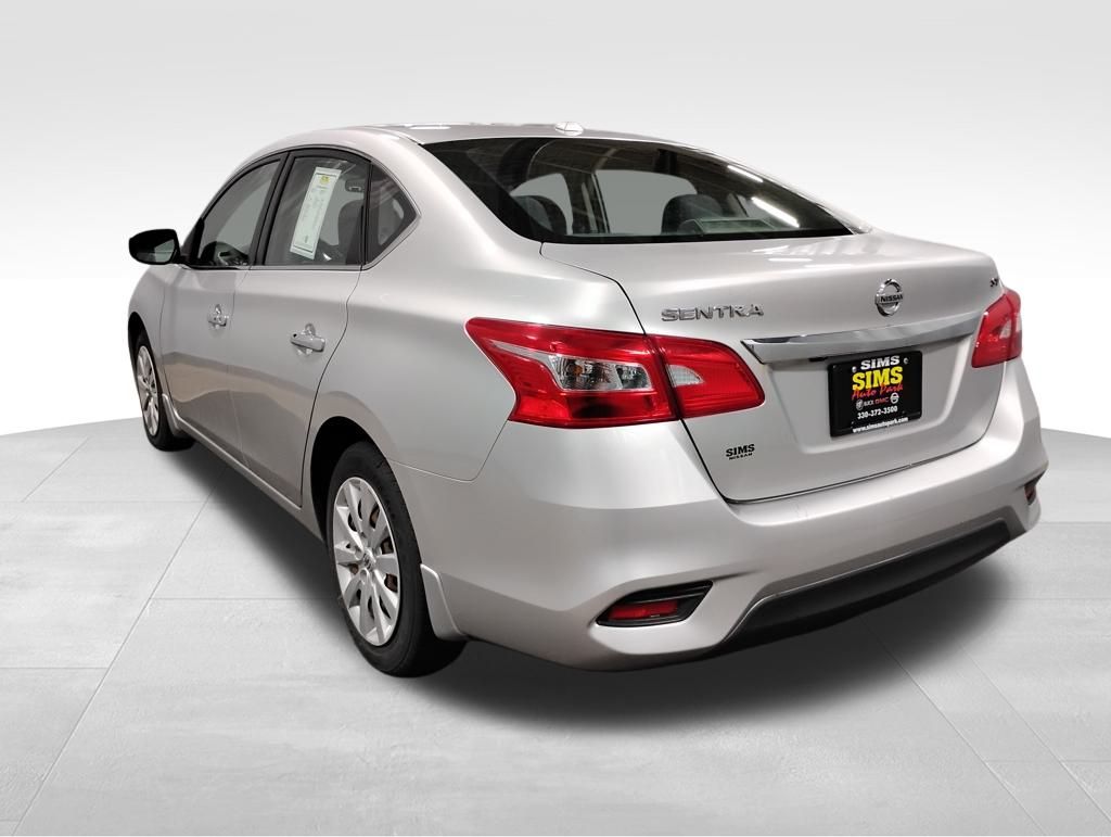 Vehicle image 7 of 41