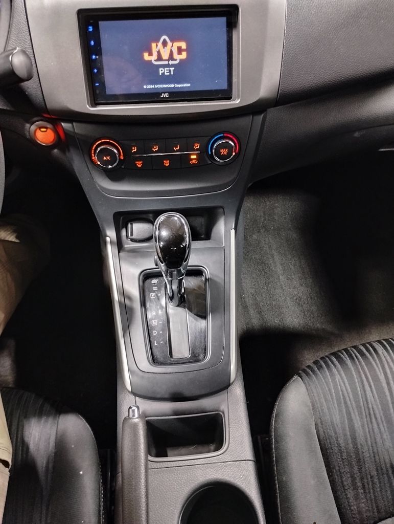 Vehicle image 31 of 41
