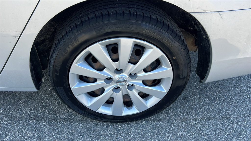 Vehicle image 36 of 46