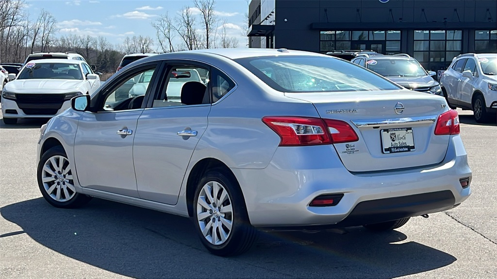 Vehicle image 7 of 46
