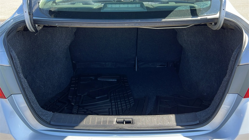 Vehicle image 37 of 46