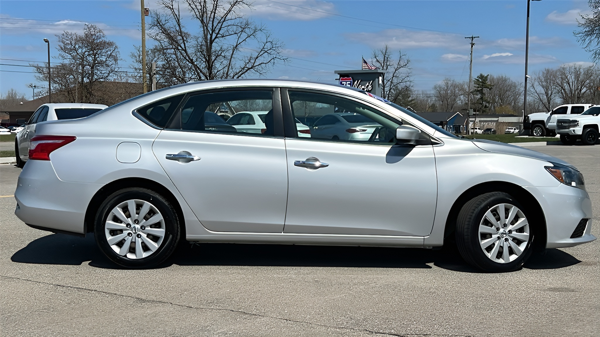 Vehicle image 42 of 46