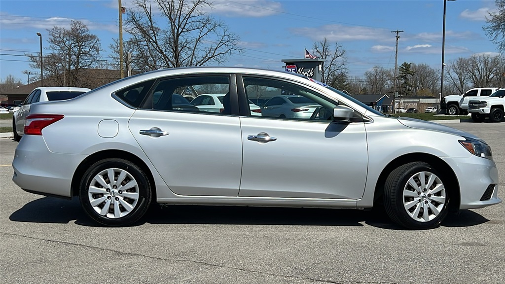 Vehicle image 4 of 46