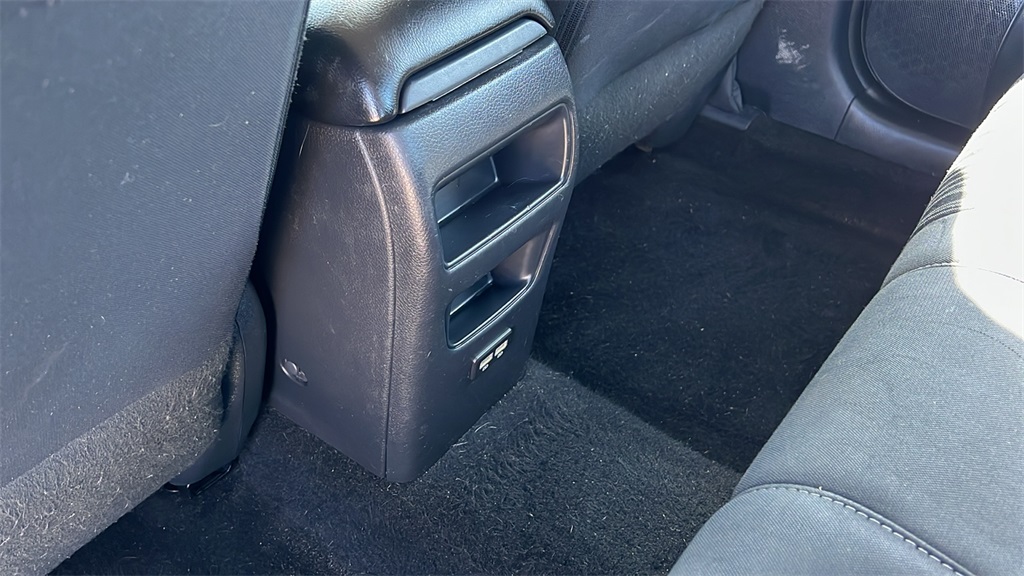 Vehicle image 35 of 46
