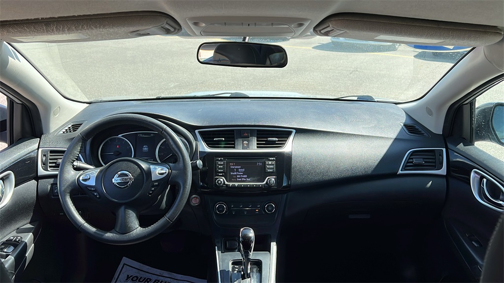 Vehicle image 14 of 46