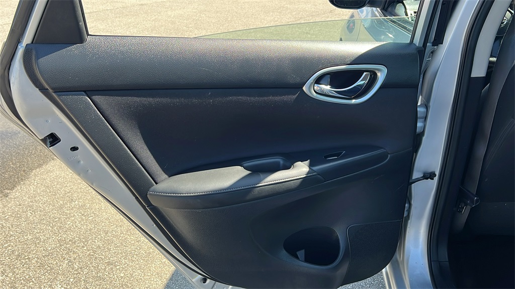 Vehicle image 30 of 46