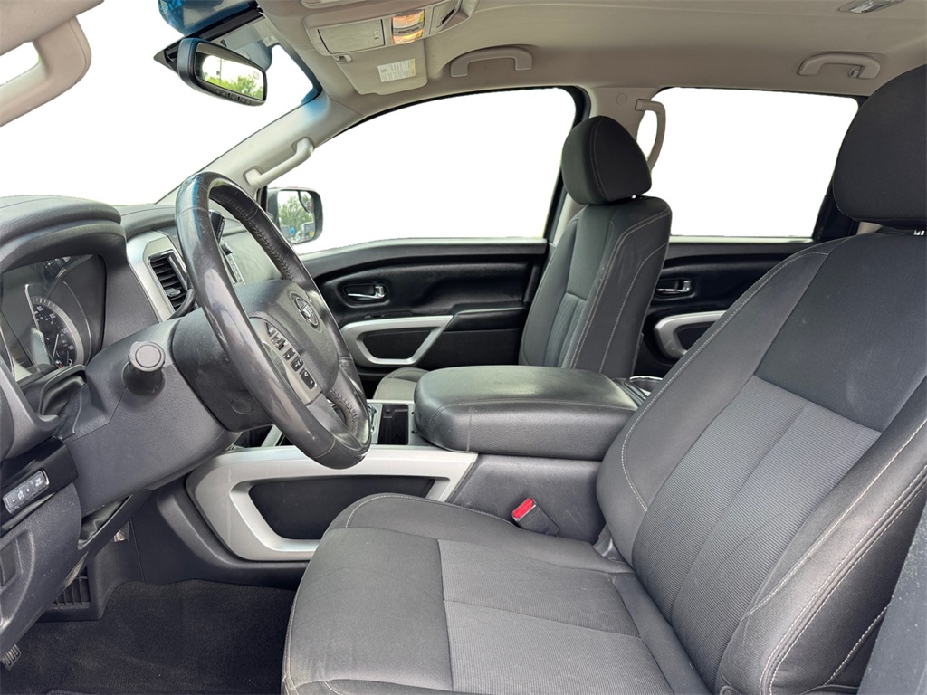 Vehicle image 9 of 20