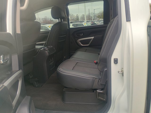 Vehicle image 16 of 32