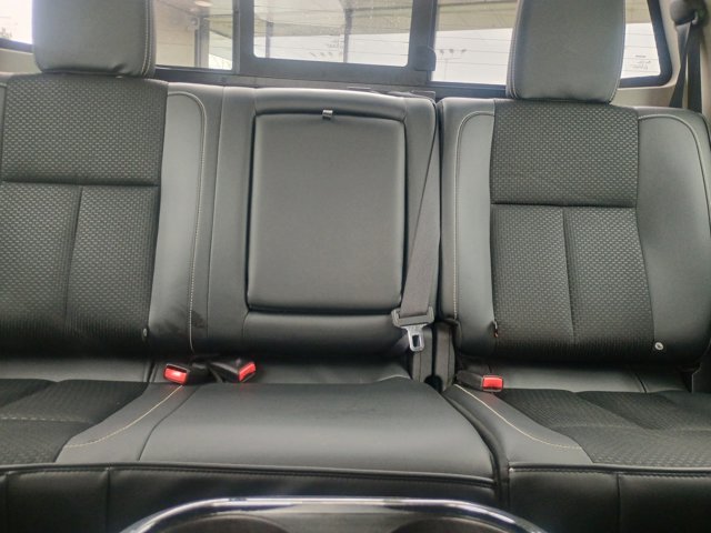 Vehicle image 29 of 32