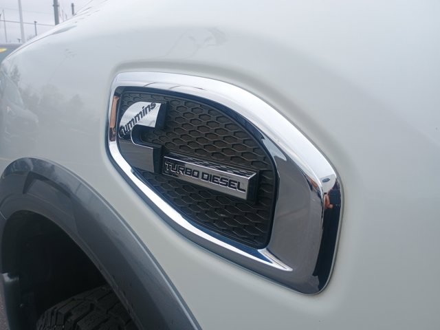 Vehicle image 9 of 32