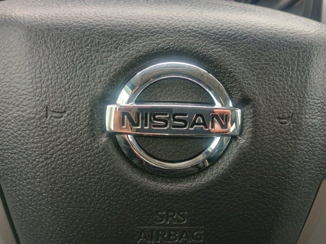 Vehicle image 22 of 32