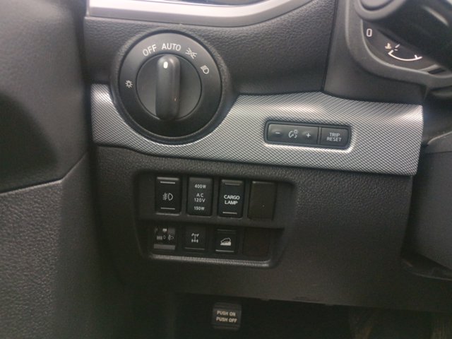 Vehicle image 20 of 32