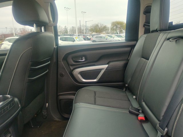 Vehicle image 15 of 32