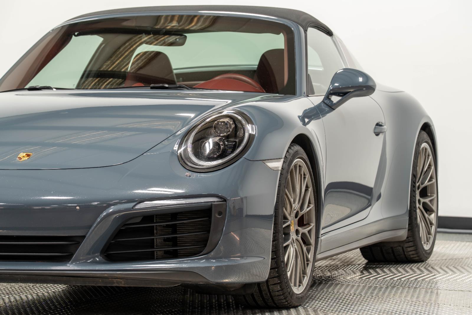 2017 Porsche 911 4S Image 2 of 132
