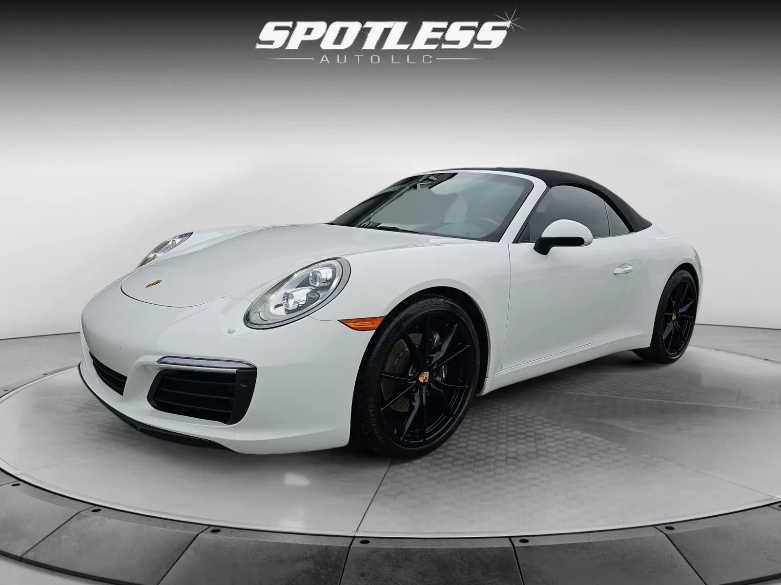 2017 Porsche 911 Carrera Image 3 of 31