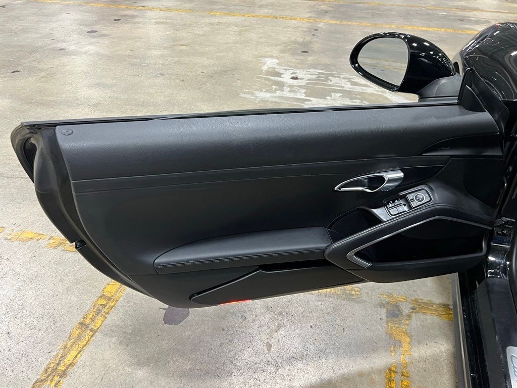 Vehicle image 28 of 44