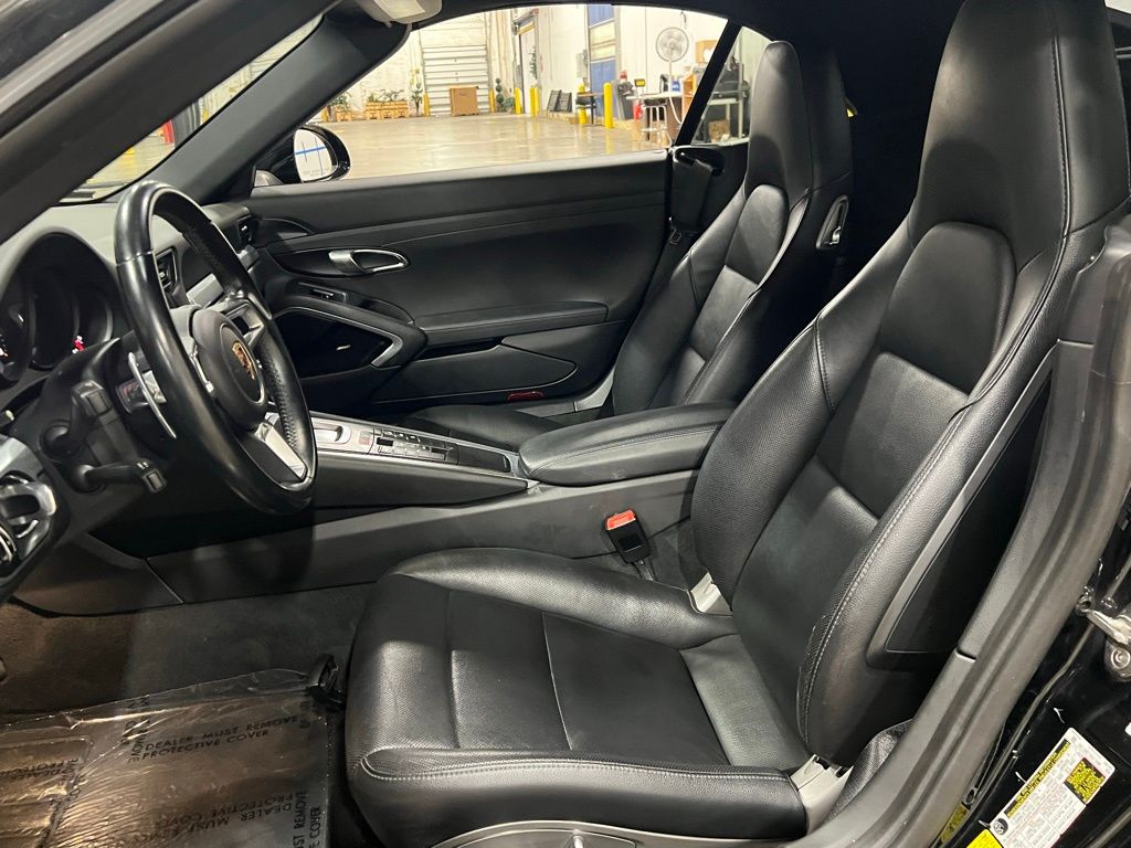 Vehicle image 13 of 44