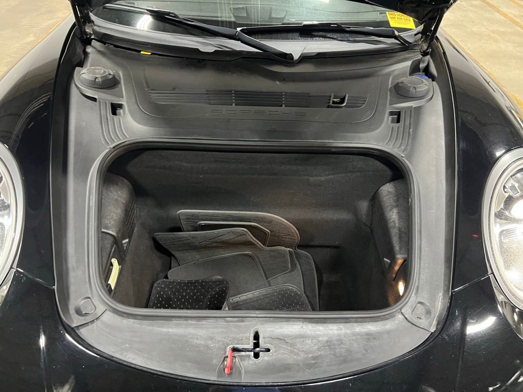 Vehicle image 32 of 44